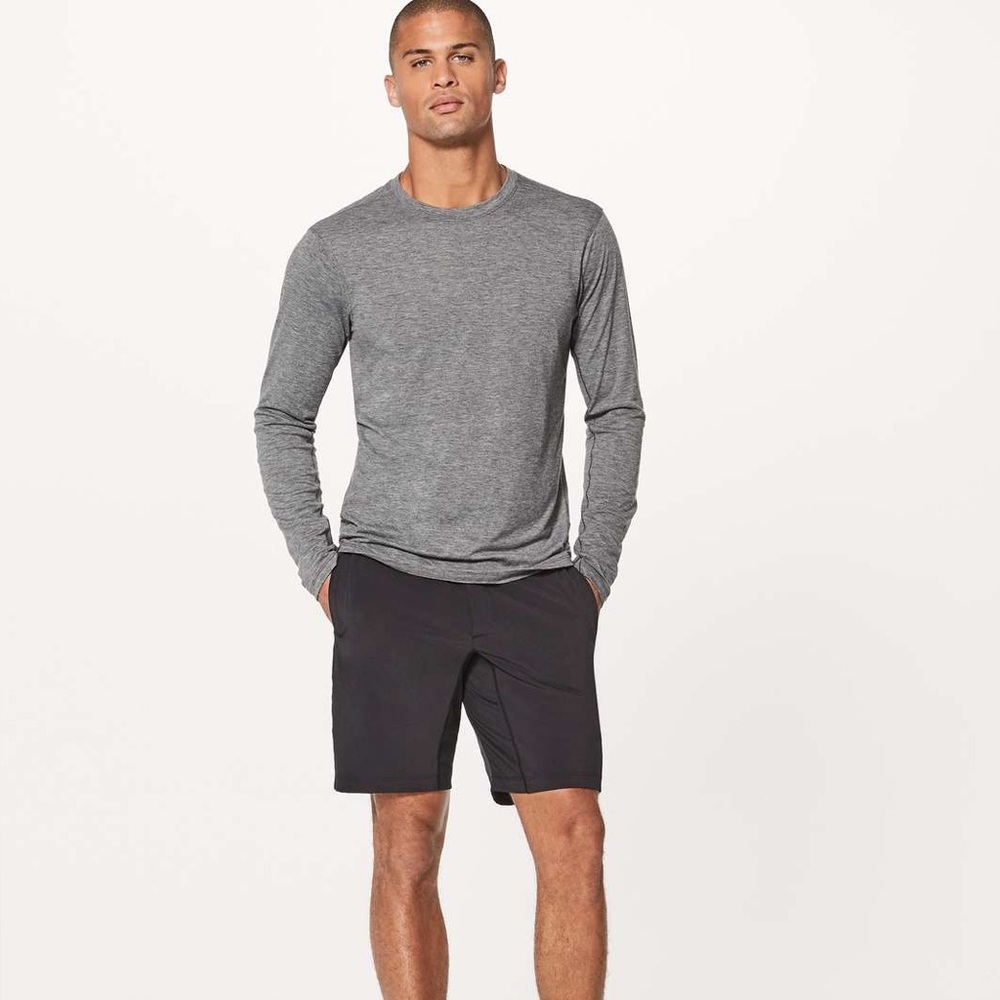Lululemon T.H.E. Linerless Black Shorts 9” Size Large